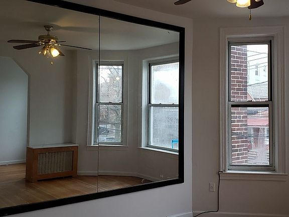 5th image of 3148 30th St #2