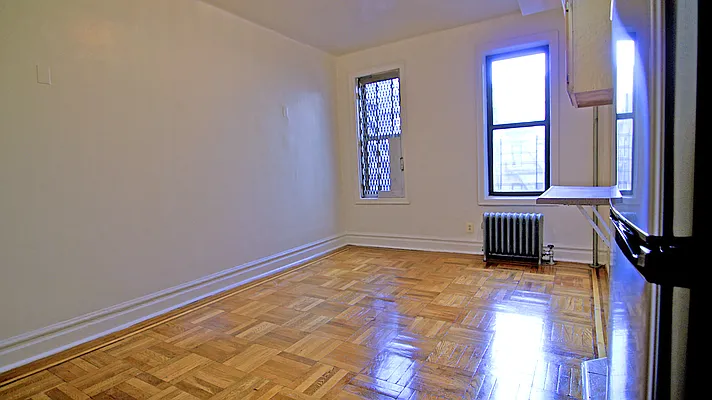 Rented by Tryax Realty Management | media 15