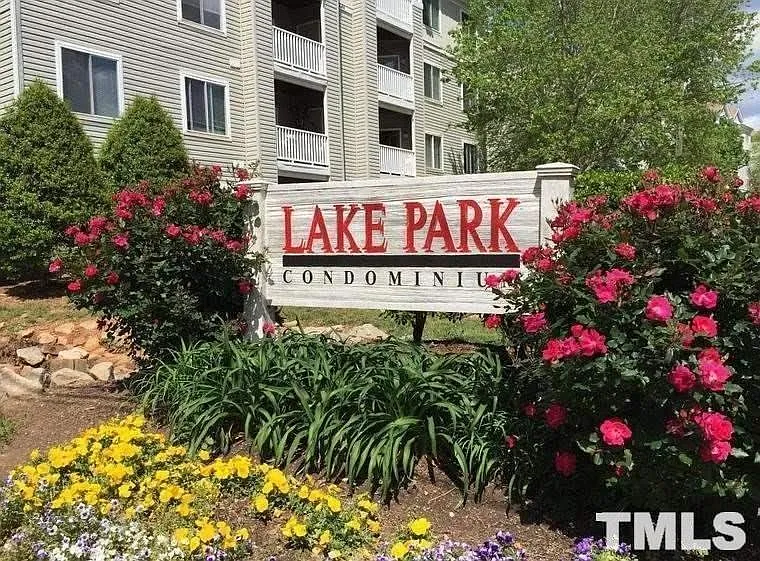 4 bed, 4.0 bath, $1,600 — Photo 2