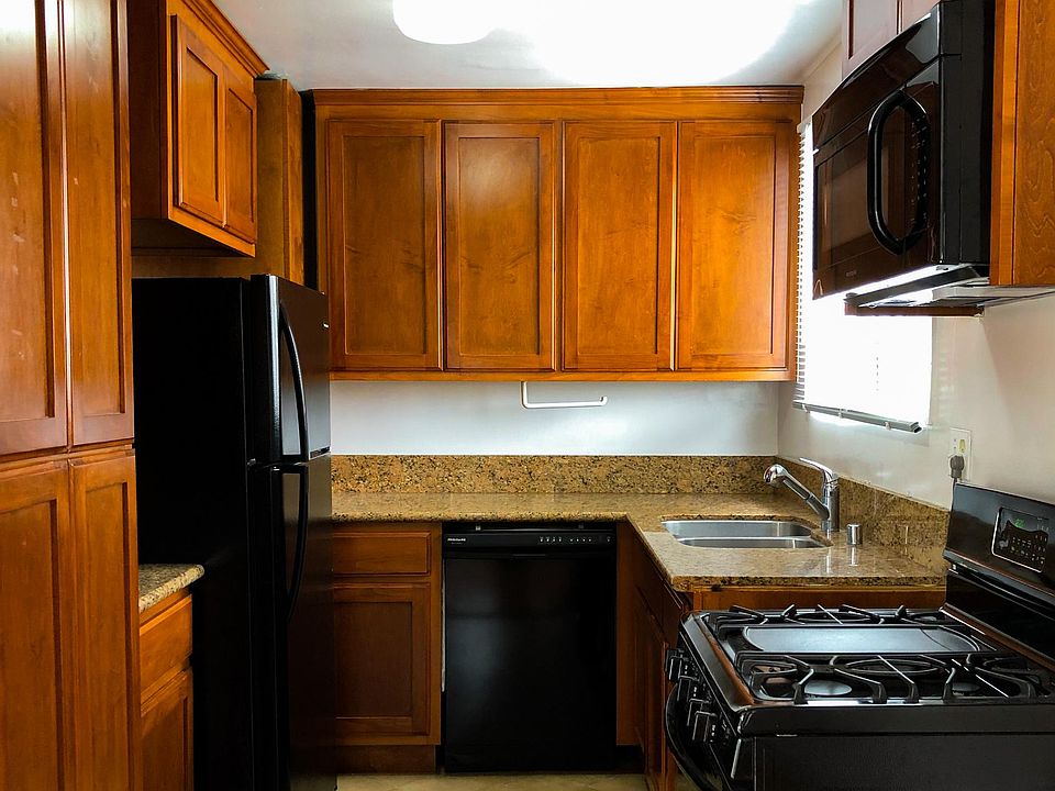 2nd image of 6948 Glasgow Ave #1