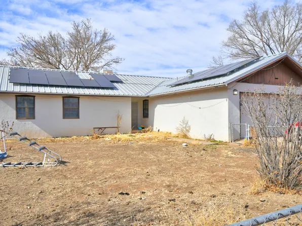 14 Chavira Rd, Los Lunas, NM 87031