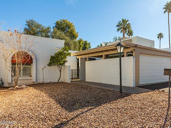 3rd image of 2112 N Calle De Vida