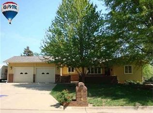 2216 Tamarron Ter, Manhattan, KS 66502