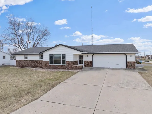 111 3rd St, Luxemburg, WI 54217