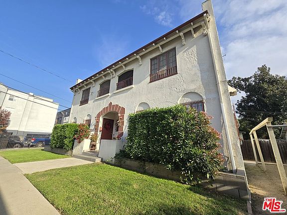 3rd image of 1822 Miramar St