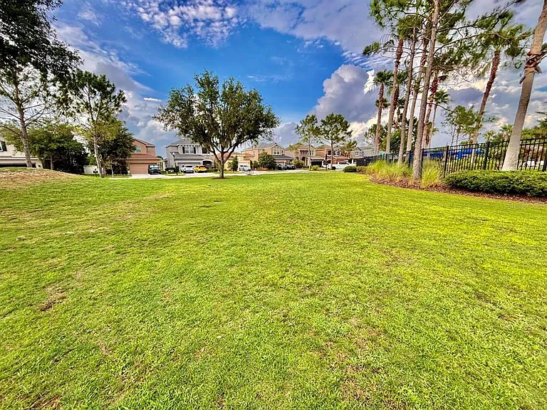 7563 Ashcroft Dr — Photo 28