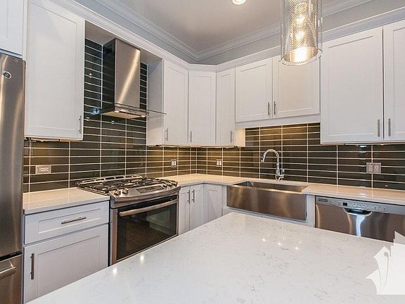 2nd image of 2349 W North Ave #Four