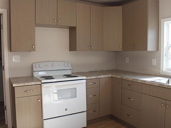 Bright Kitchen! Laundry room to the Left!