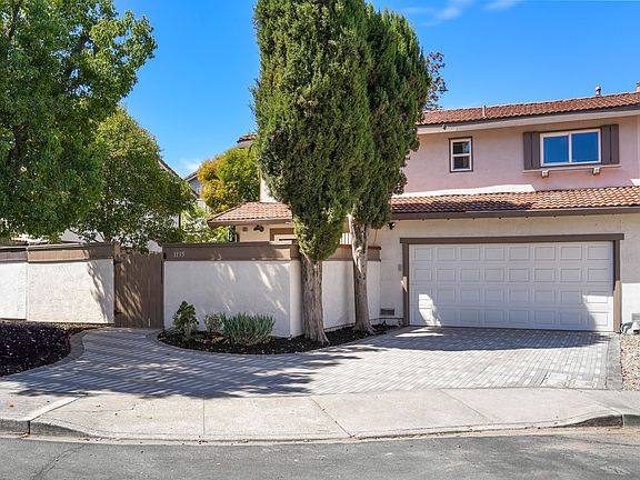 3rd image of 1135 Corrie Ln