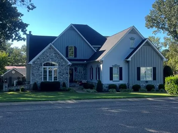 111 Briarwood Ct, Paris, TN 38242