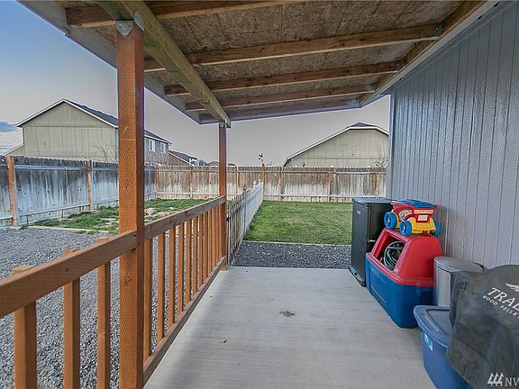 3rd image of 1400 Megan Dr