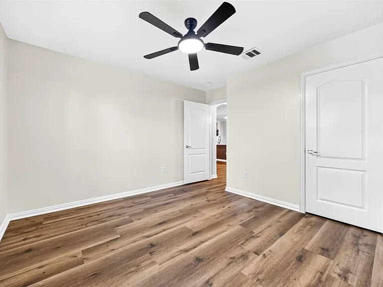 1302 Shearn St — Photo 25