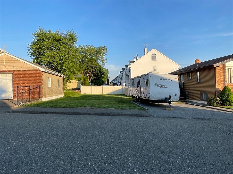 1st image of 14 Blaney St