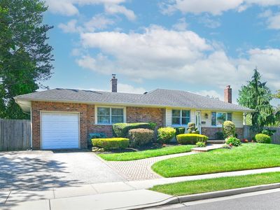 22 Wadsworth Avenue, Levittown, NY, 11756
