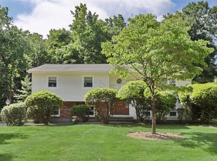 29 Thomsen Drive, Airmont, NY 10952