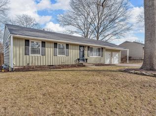 7609 Russell Rd, Prairie Village, KS 66204