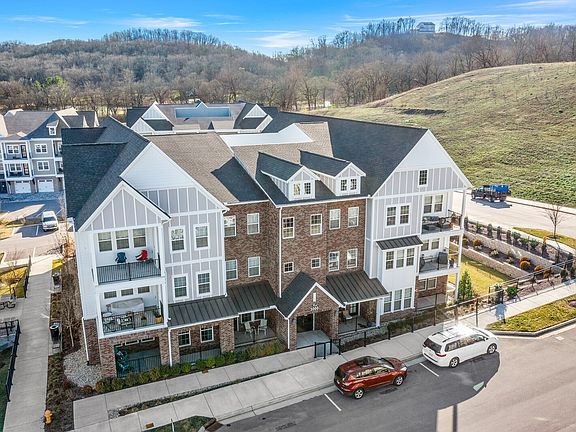 2nd image of 3000 Vintage Green Ln #202