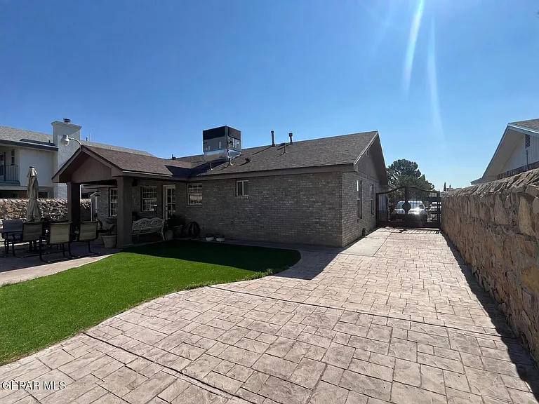 157 Lago De Oro Dr — Photo 16