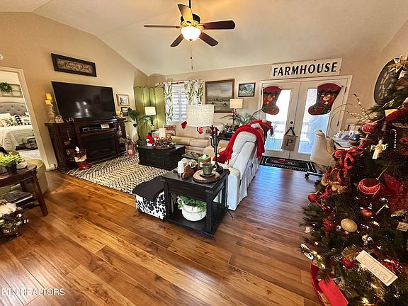 4th image of 177 Uphill Dr