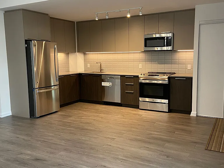 15 Brin Dr #Townhouse 17 — Photo 2