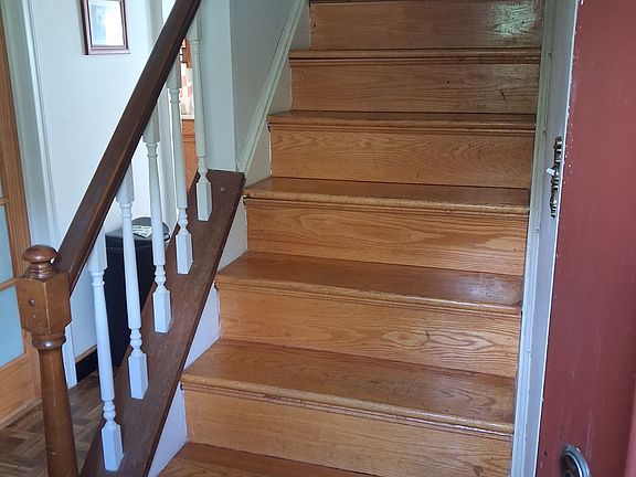 4th image of 15408 Langside St