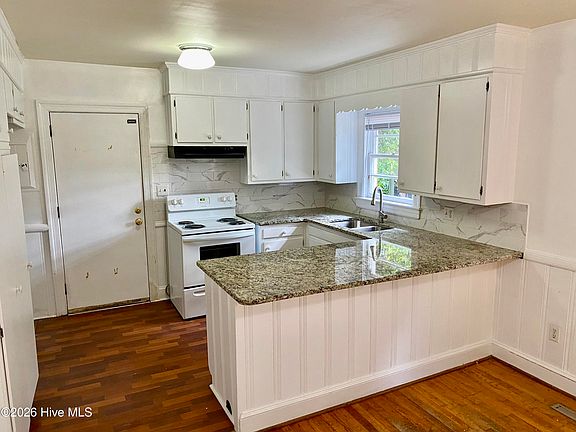 2nd image of 203 S Elm St