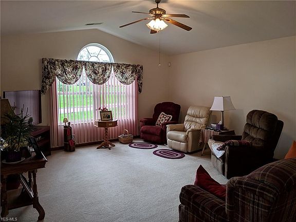 4th image of 803 Briarcrest Ln