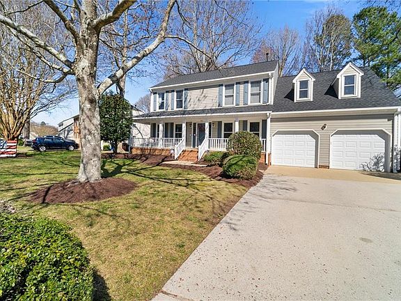 4th image of 921 Grantham Ln #223