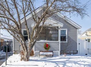 276 White St, Lowell, MA 01854