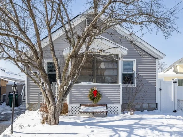 276 White St, Lowell, MA 01854