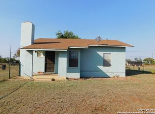 414 W Fm 117, Dilley, TX 78017