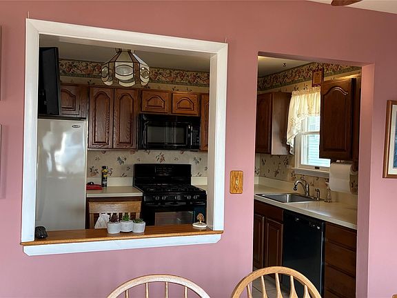 2nd image of 148 Harrison Avenue