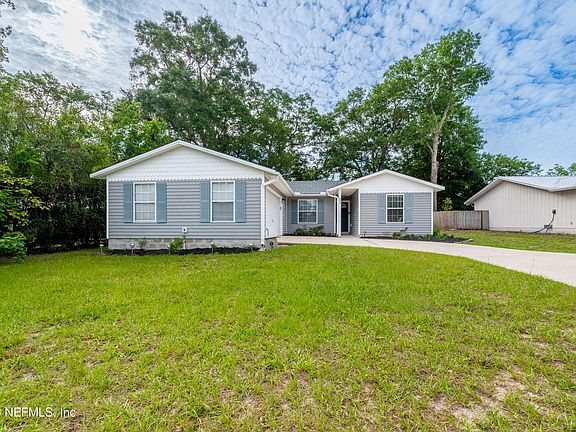 4th image of 635 SW CARDINAL Drive