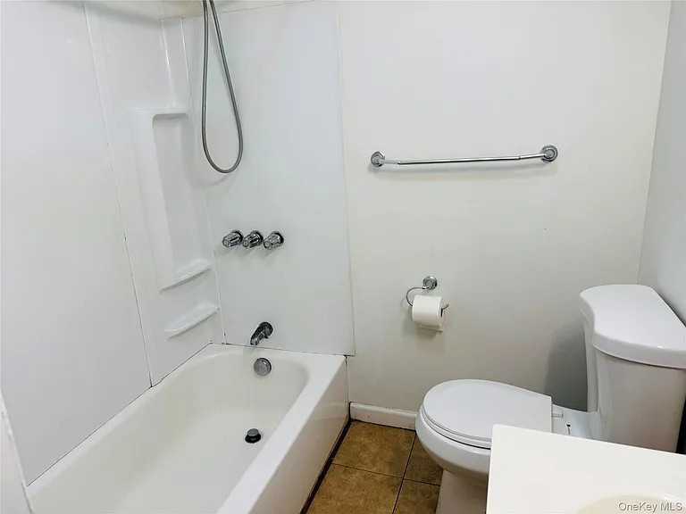 135 Sullivan St #DOWNSTAIRS — Photo 12