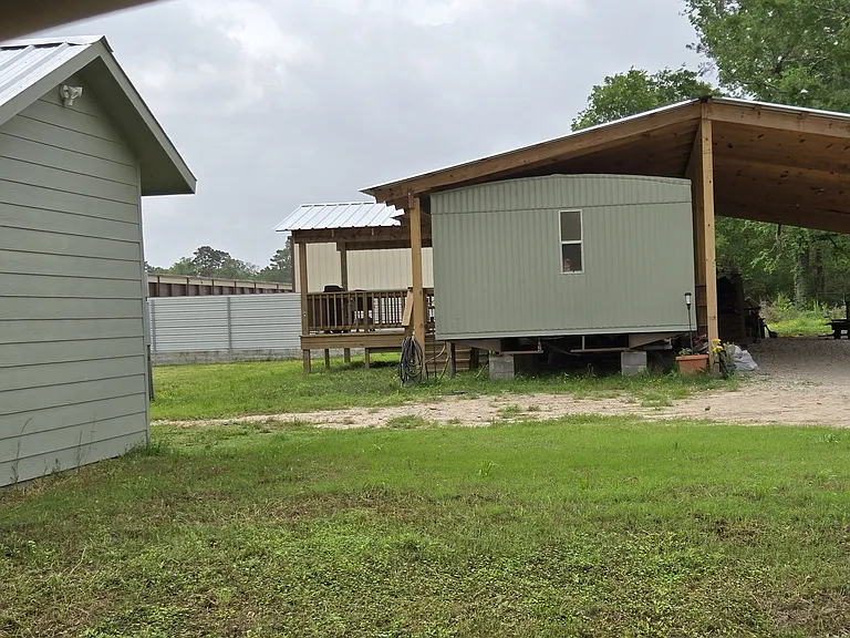 11710 Creek Gate Rd — Photo 2