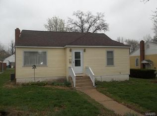 130 David St, Elsberry, MO 63343