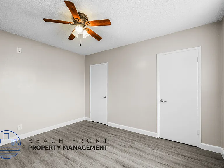 10429 La Reina Ave. — Photo 12