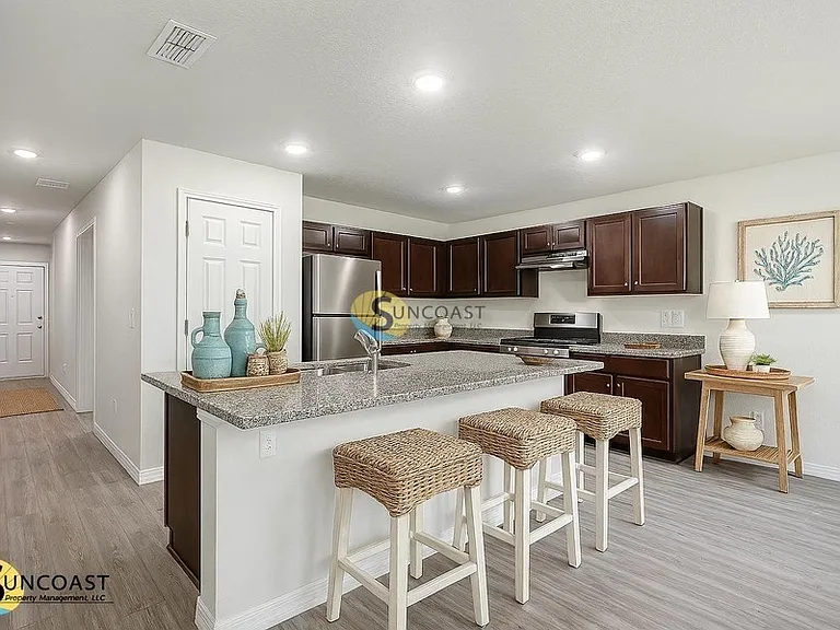 13 Plumtree Pl #B — Photo 2