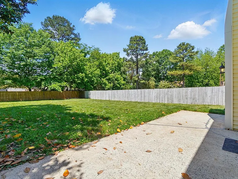 2413 Hoffman St — Photo 38