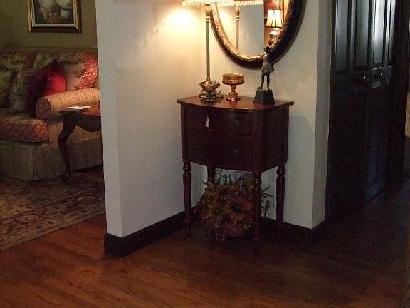 Entry Foyer with Medallion