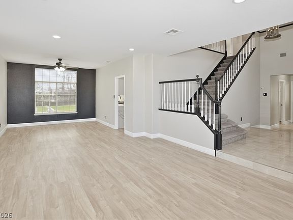 4th image of 747 Canyon Crest Dr