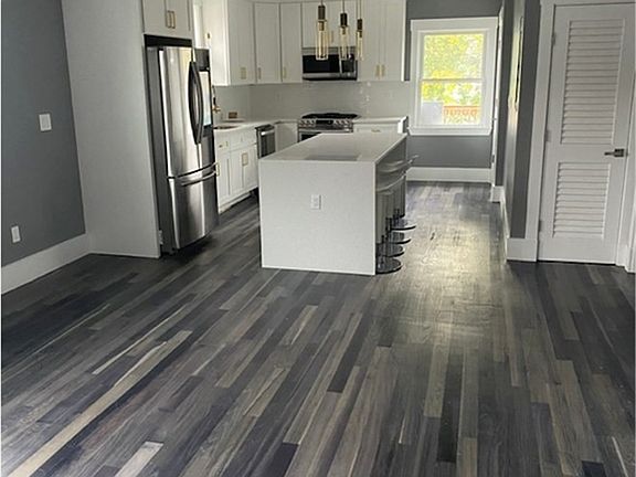 3rd image of 19 Harrison St Floor 2