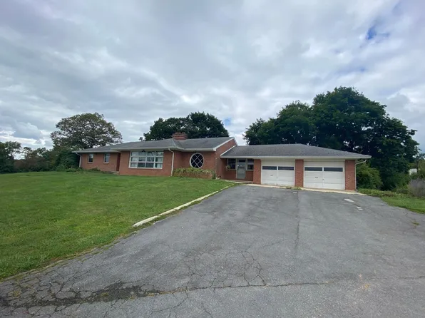 12118 Greencastle Pike, Hagerstown, MD 21740
