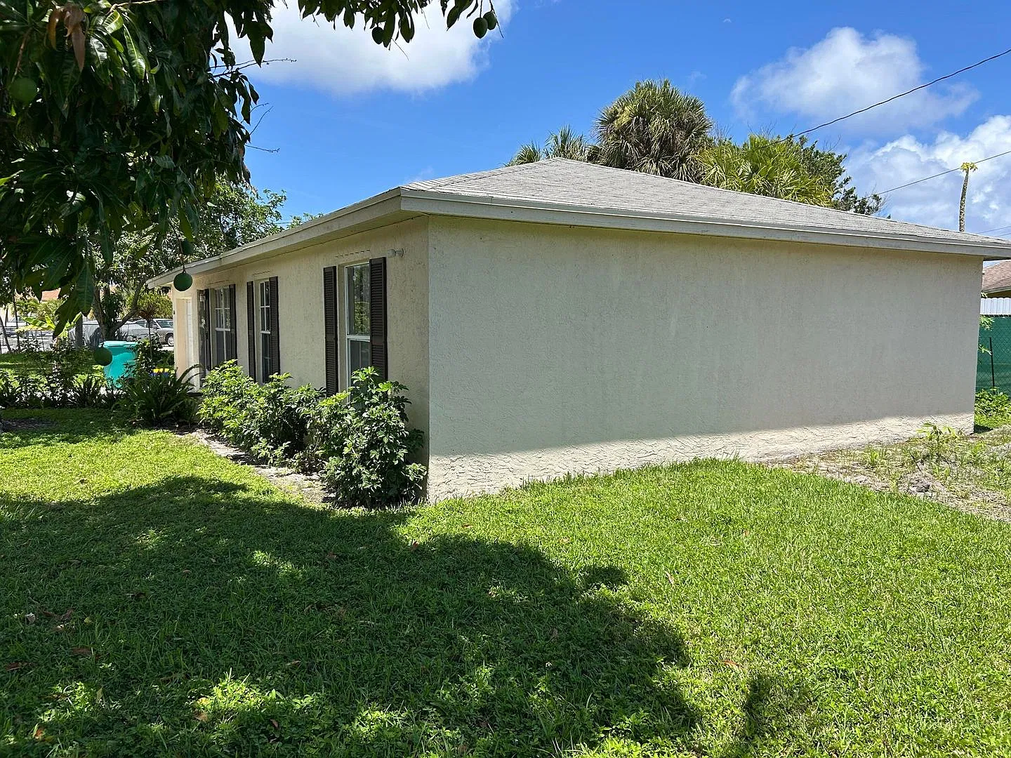 806 Nw 1st St Boynton Beach, Fl 33435 — Photo 1