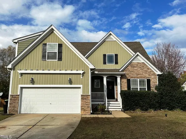 204 Acorn Falls Ct, Holly Springs, NC 27540