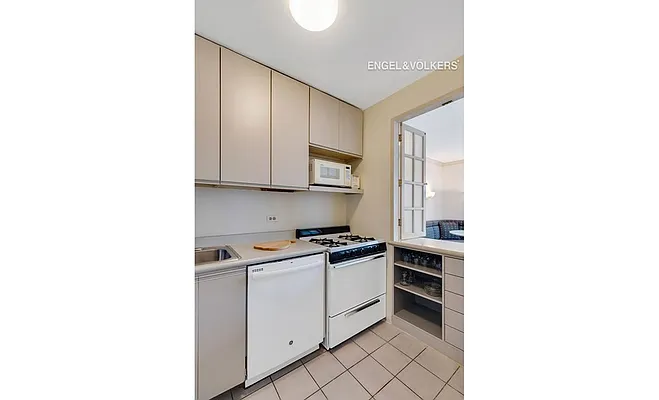 Rented by Engel & Völkers New York City | media 5