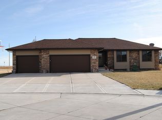 109 E Christopher Cir, Doniphan, NE 68832