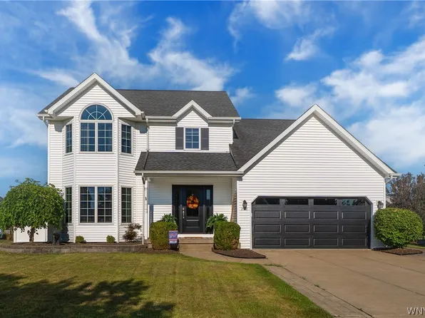220 Nathans Trl, Lancaster, NY 14086