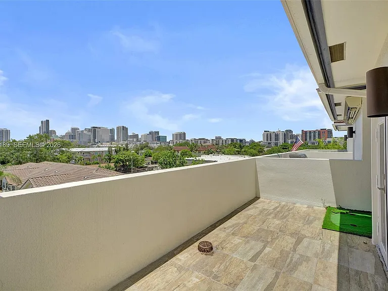 820 NE 7th St #G — Photo 60