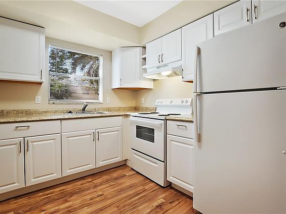 5th image of 3910 44th St N Unit C2